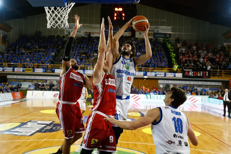 Germani Basket - Openjobmetis Varese 77-75