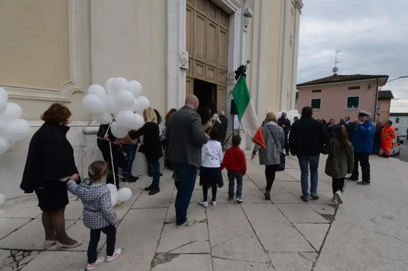 A Gottolengo i funerali di Nicole