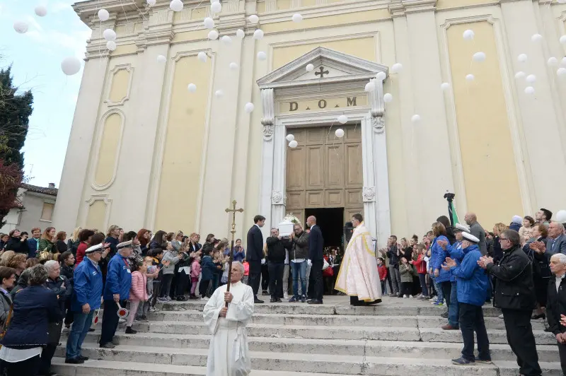 A Gottolengo i funerali di Nicole