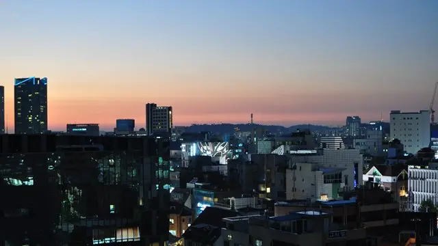 Una suggestiva vista di Seoul dall'alloggio di Tancredi Vella  © Giornale di Brescia