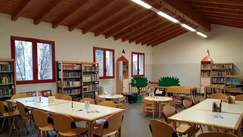 La biblioteca di Esine