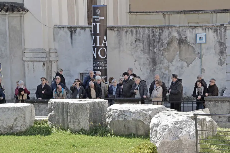 Pasquetta, folla tra Capitolium, Castello e musei