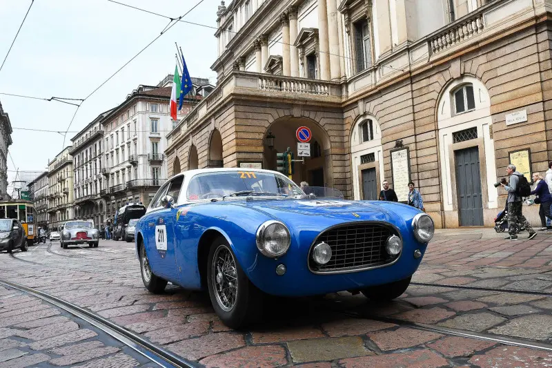 Mille Miglia, Freccia Rossa all'ombra del Duomo