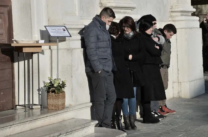 I funerali di Luca Lecci, il 19enne morto per infortunio