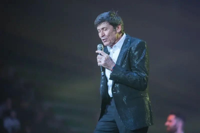 Gianni Morandi in concerto al Palageorge