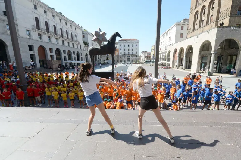 Grest del centro storico, flash mob in piazza Vittoria