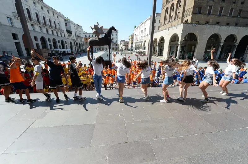 Grest del centro storico, flash mob in piazza Vittoria