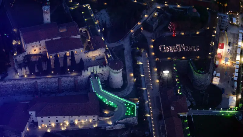 Cidneon, lo spettacolo dal cielo