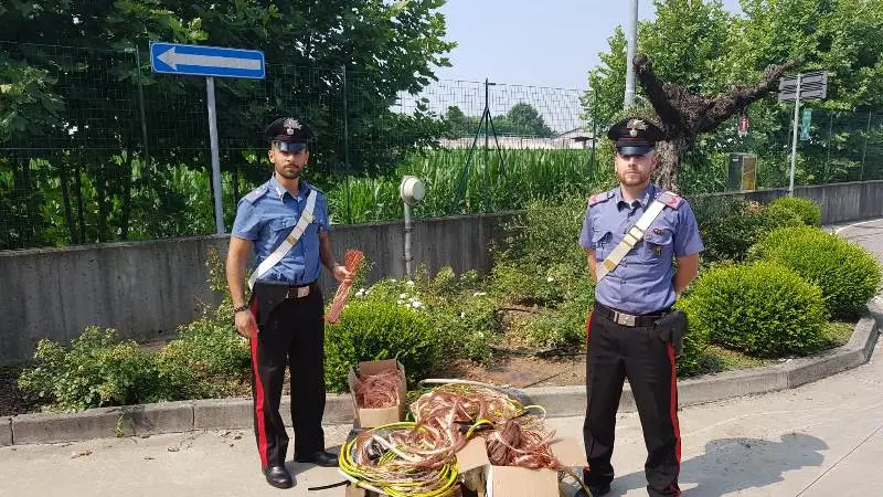 Il rame recuperato dai Carabinieri di Orzinuovi - © www.giornaledibrescia.it