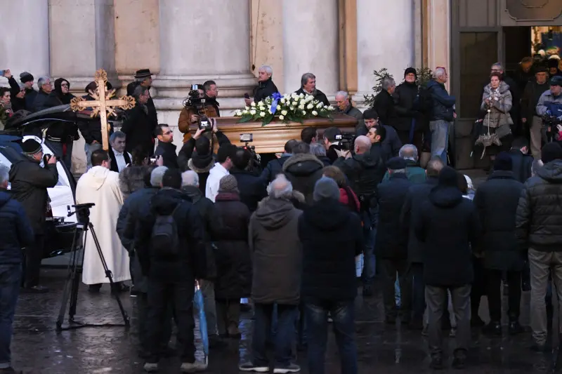 Il funerale di Azeglio Vicini in Duomo
