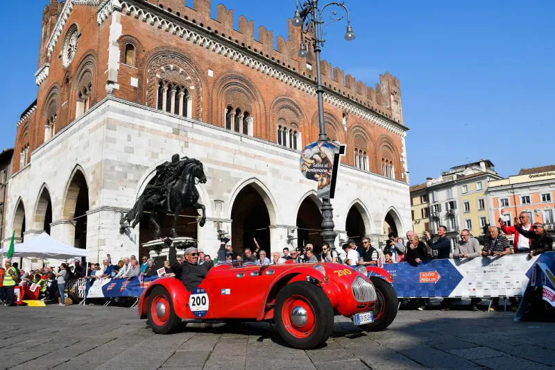 Mille Miglia, che colpo d'occhio a Piacenza