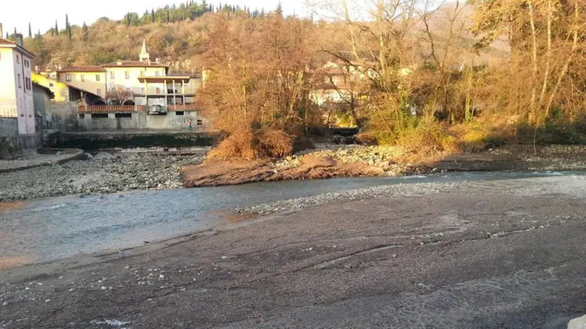 Il fiume Chiese in secca