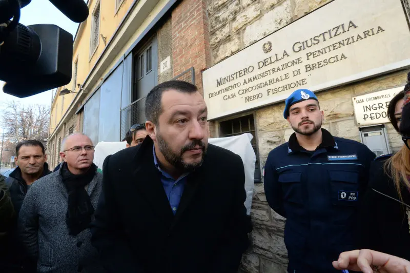 Matteo Salvini in visita al carcere