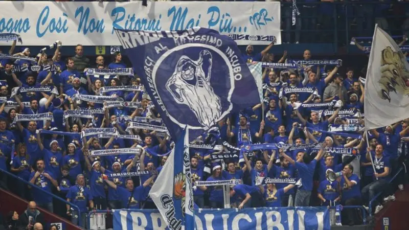 Olimpia Milano - Germani Basket Leonessa, tifo e azioni