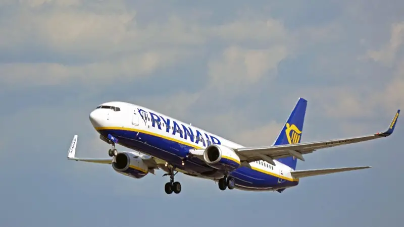 Un areo della compagnia Ryanair - Foto Ansa