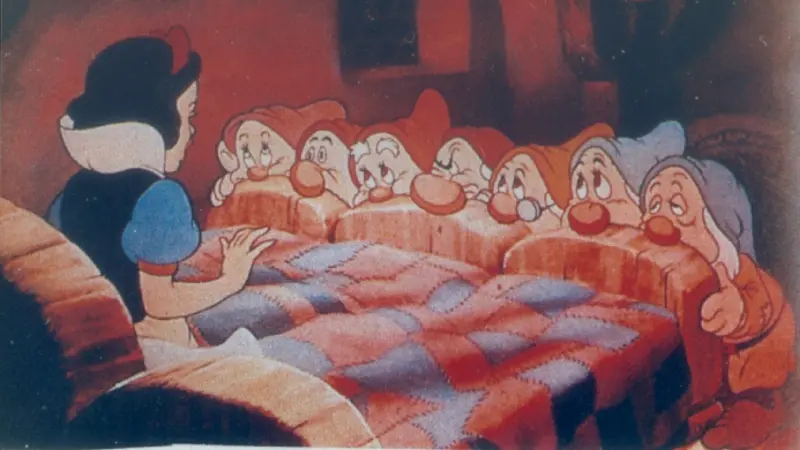 Una scena di Biancaneve e i sette nani, uscito nel 1937