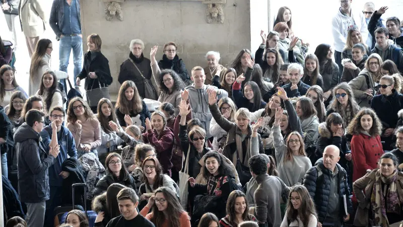 La partenza degli studenti bresciani