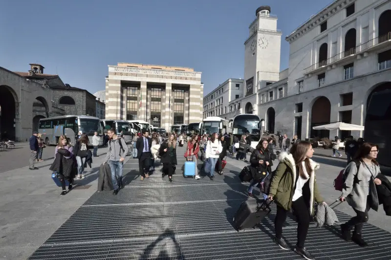 La partenza degli studenti bresciani