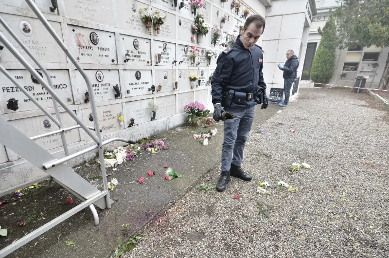 Le scritte nel cimitero di Sant'Eufemia