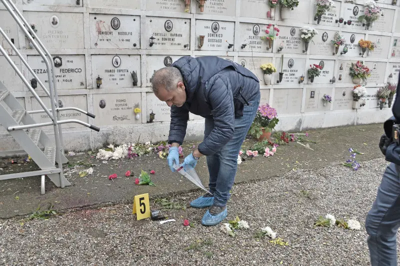 Le scritte nel cimitero di Sant'Eufemia