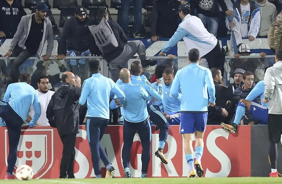 L'ex difensore della Juventus ha perso il controllo prima della partita di Europa League tra Marsigl