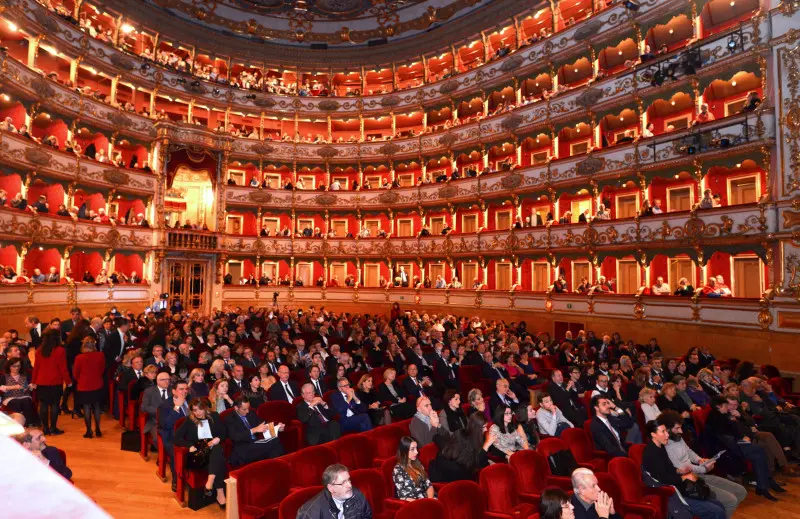 Teatro Grande: il concerto di Bennato