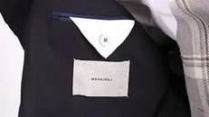 Moda. Una giacca con il marchio bresciano Boglioli