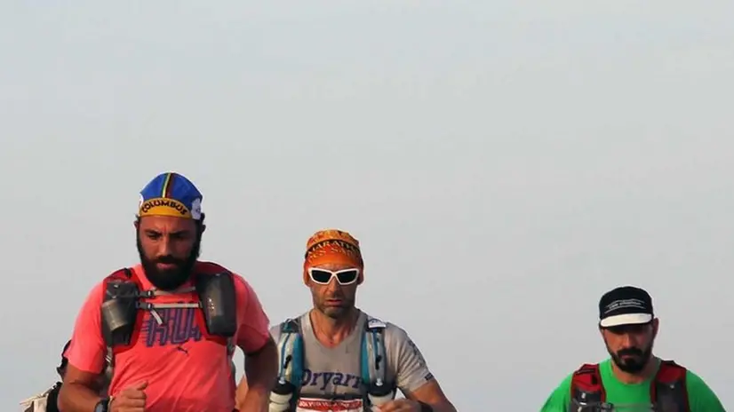 Ultrarunner. Il bresciano Fulvio Moneghini, con il numero 9