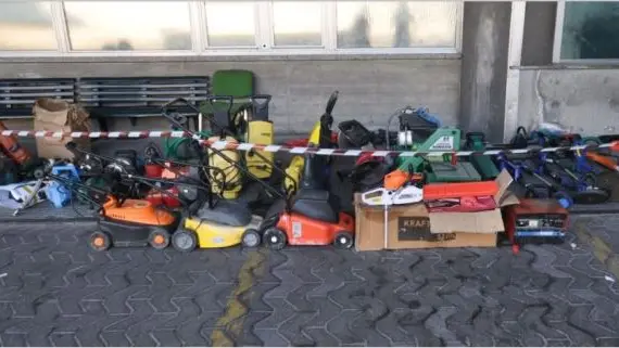 Il materiale recuperato dalla Polizia