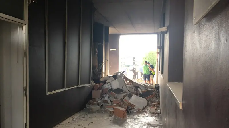 Il postamat fatto saltare a Mazzano