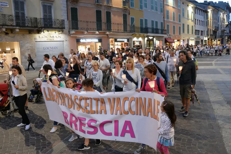 La fiaccolata per la libertà di scelta in tema di vaccini