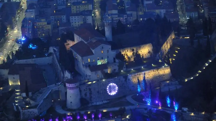 Edizione zero.   Il castello illuminato per il primo Festival internazionale delle luci CidneOn