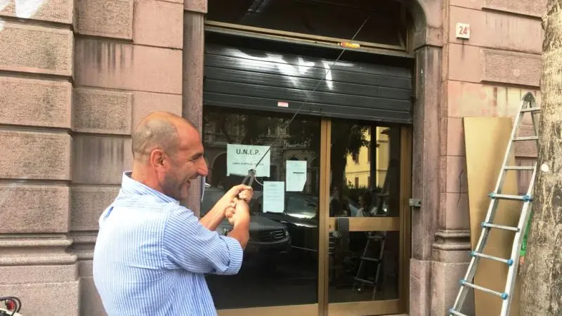 Una saracinesca non si alza, disagi all'Unep della Corte d'Appello