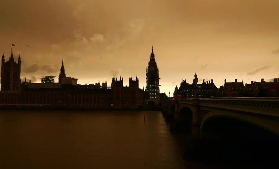 Il cielo rosso sopra Londra