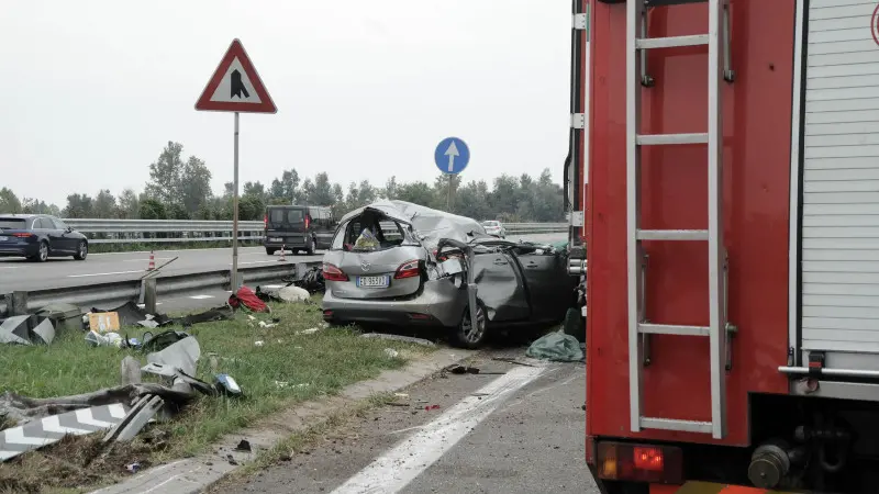 Tragedia in A21, muore una bimba di 3 anni