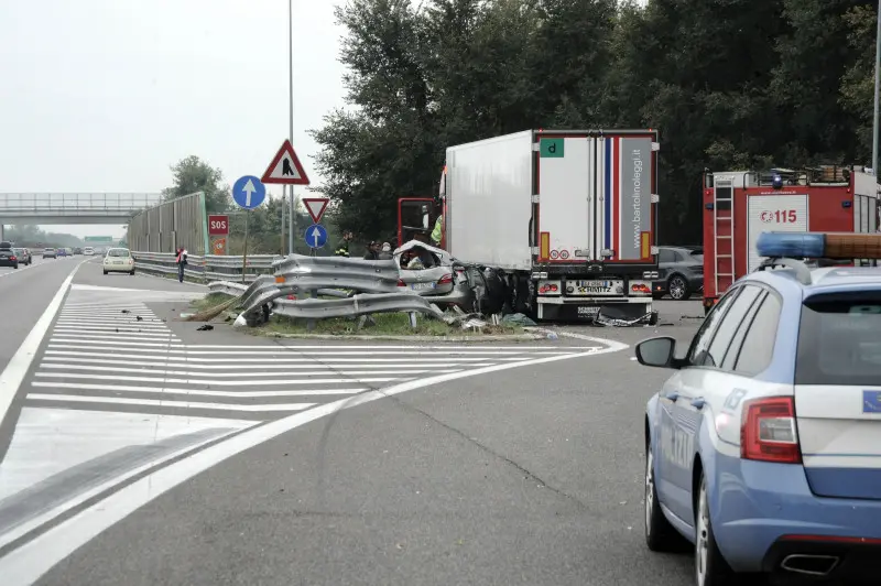 Tragedia in A21, muore una bimba di 3 anni