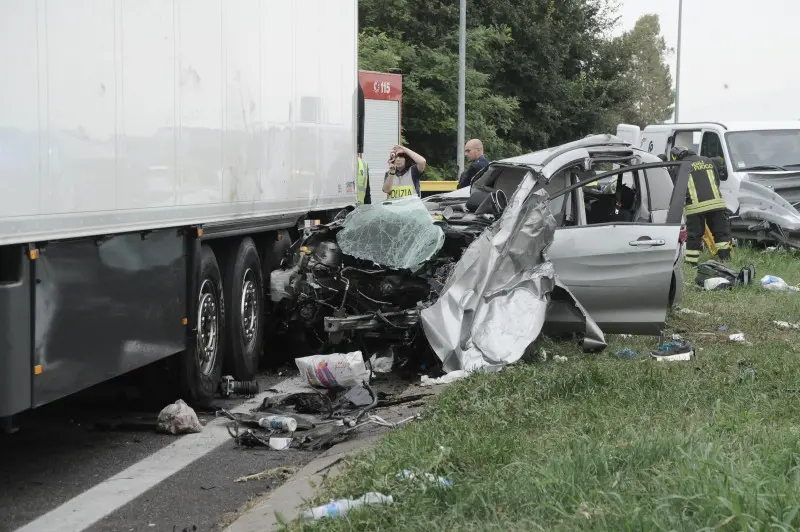 Tragedia in A21, muore una bimba di 3 anni