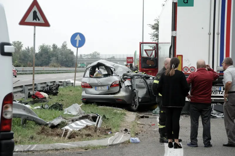 Tragedia in A21, muore una bimba di 3 anni