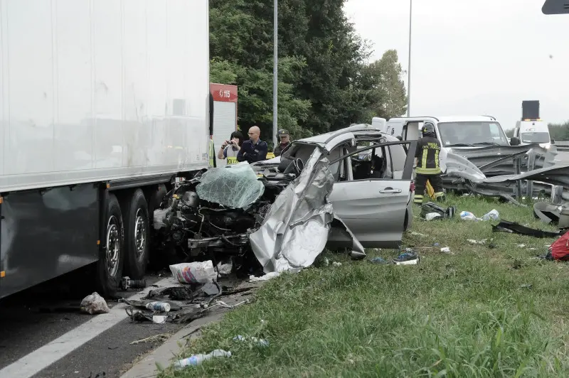 Tragedia in A21, muore una bimba di 3 anni