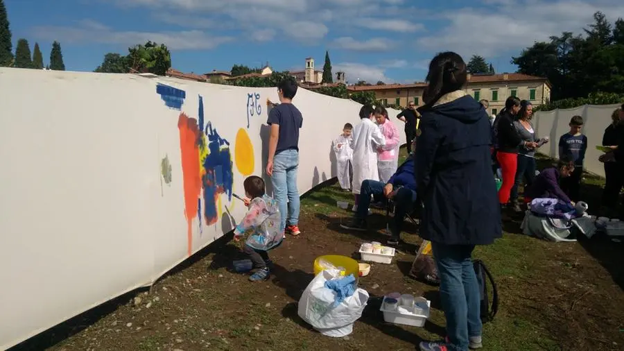 Un chilometro di tela da dipingere a Erbusco