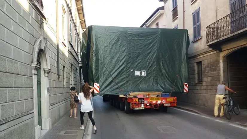 Camion incastrato a Pontevico