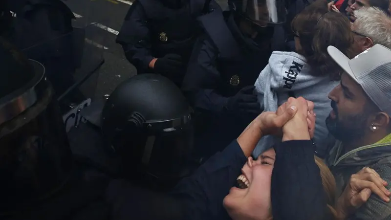 Tensione in Catalogna per il referendum sull'indipendenza