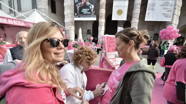 Tutti di corsa, tutti in rosa: è la Race for the cure