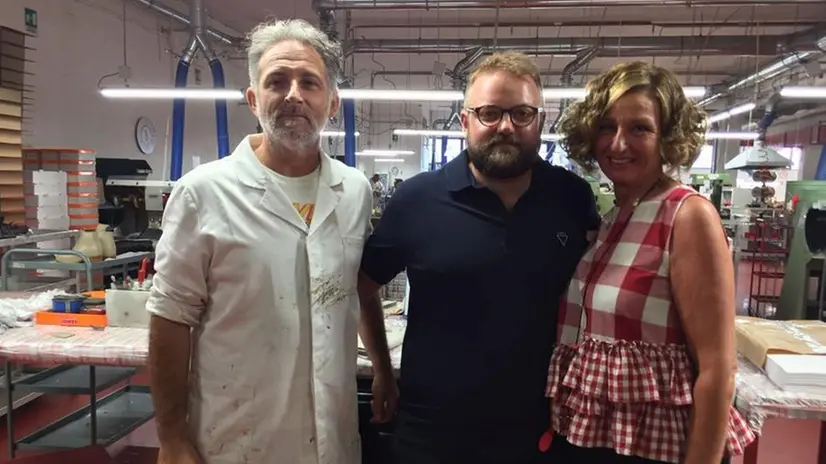 Protagonisti. Mombelli, al centro, con Ivana Molinari e Luigi Tassi