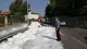 Tir perde carica, la strada si imbianca