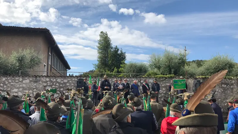 Monte Suello, San Felice invasa dalle penne nere
