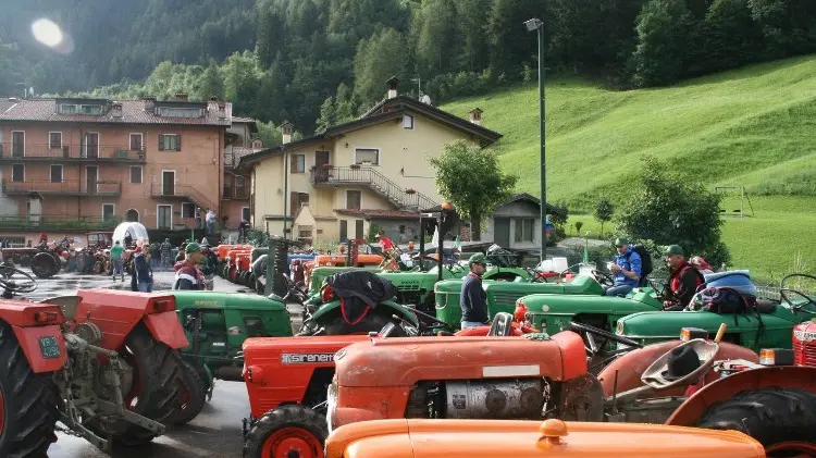 Un'immagine della scorsa edizione del raduno dei trattori d'epoca