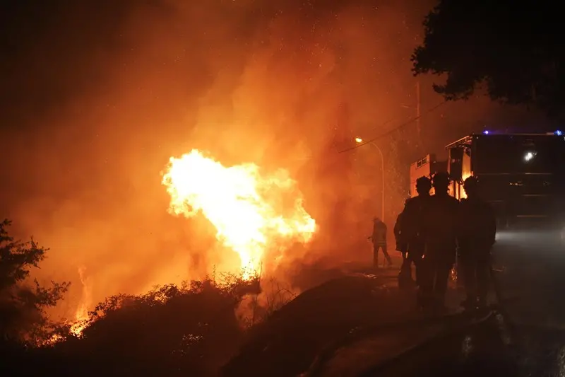 Gli incendi nel sud della Francia