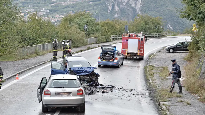 Il terrificante schianto avvenuto a Marone all'alba