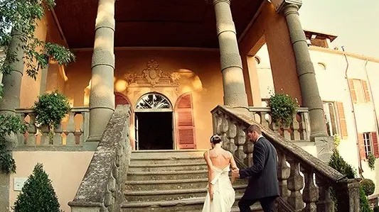 La scalinata d’ingresso di Villa Calini a Coccaglio, cornice di «Sposi in villa»